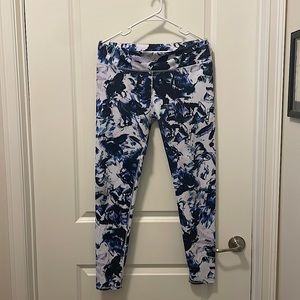 Power hold leggings by Fabletics